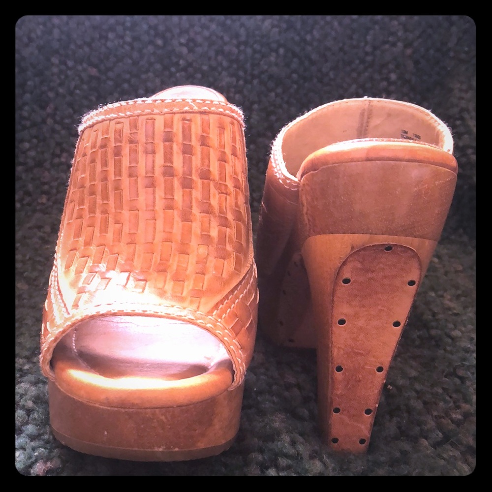Frye platforms